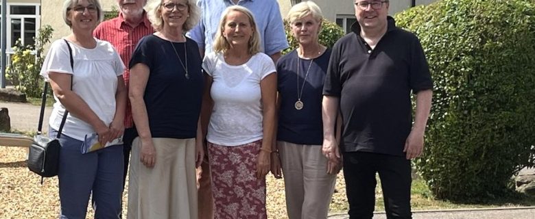 v.l.n.r. Sibylle Gutjahr, Dr.Horst Ludewig, Jutta Arndt, Carmen Dötterer, Erika Schellmann, Hans-Jürgen Simacher, und hinten Jochen Eisele