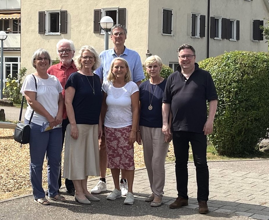 v.l.n.r. Sibylle Gutjahr, Dr.Horst Ludewig, Jutta Arndt, Carmen Dötterer, Erika Schellmann, Hans-Jürgen Simacher, und hinten Jochen Eisele