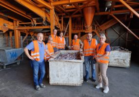 Müllsortierung auf dem Prüfstand, FDP-Kreistagsfraktion besucht Firma Kurz Entsorgung