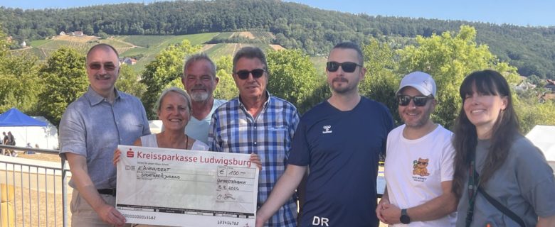 Carmen Dötterer und Jürgen Appich von der FDP-Kreistagsfraktion beim Sommerzeltlager der Sportkreisjugend